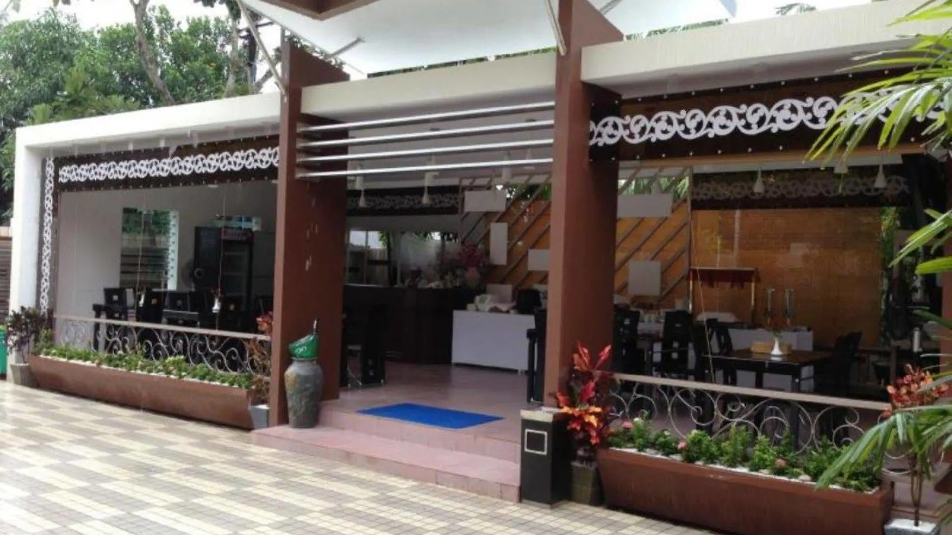 Golden Silk Road Hotel contacts