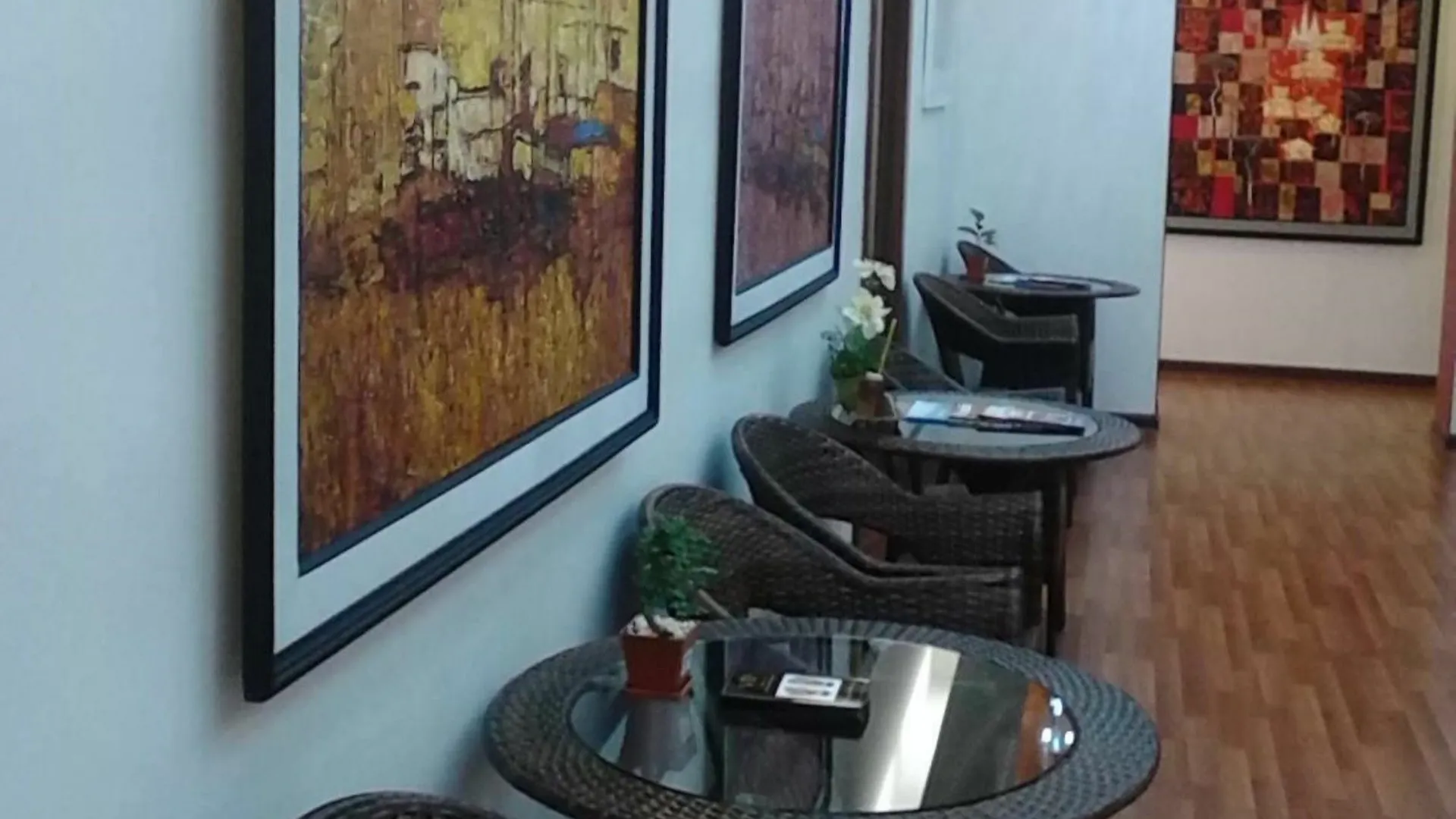 Golden Silk Road Hotel Yangon 2*,