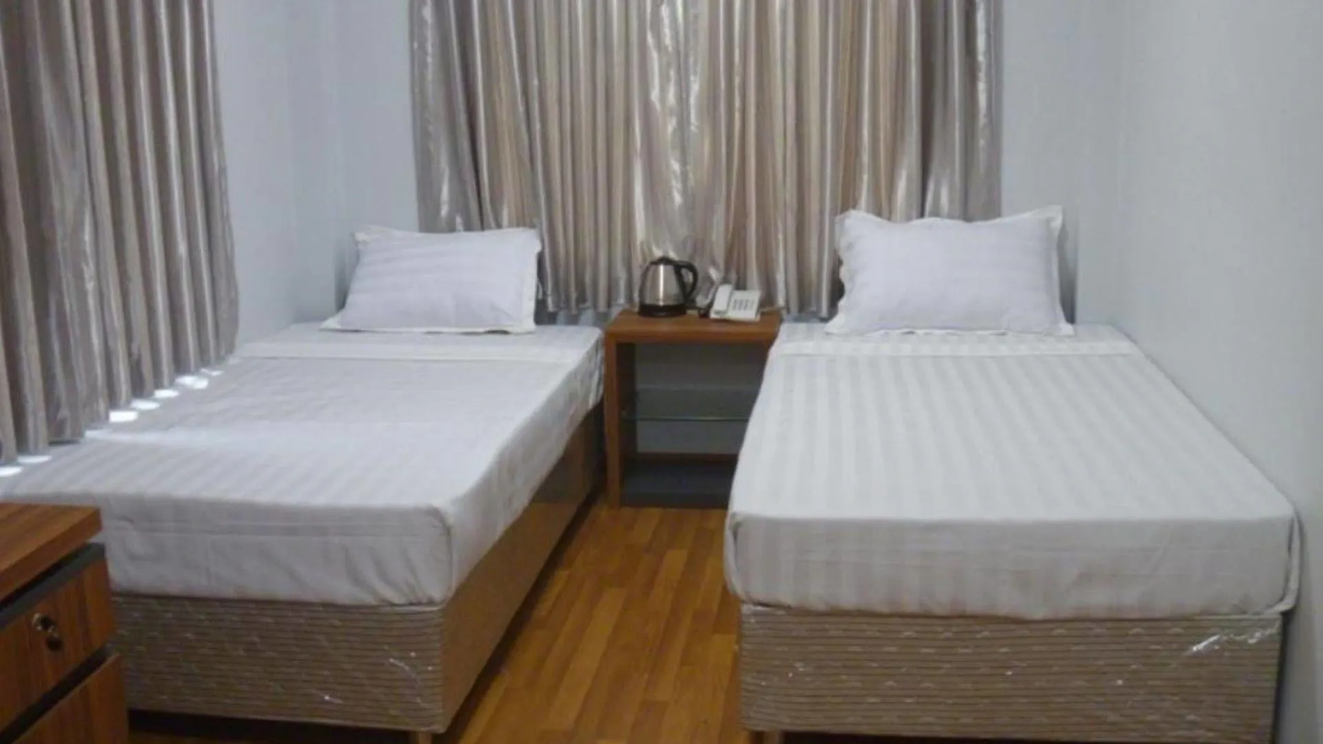 Golden Silk Road Hotel يانغون