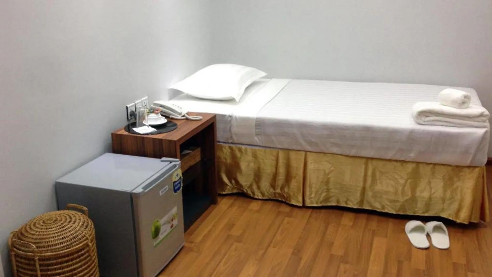Golden Silk Road Hotel يانغون