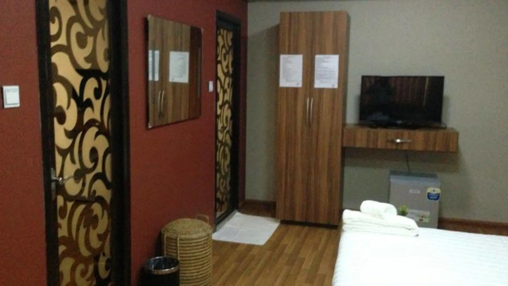 Golden Silk Road Hotel يانغون